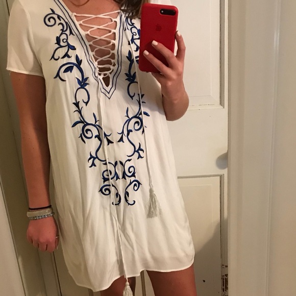 Lulu’s Lace Up White Dress - Picture 2 of 4